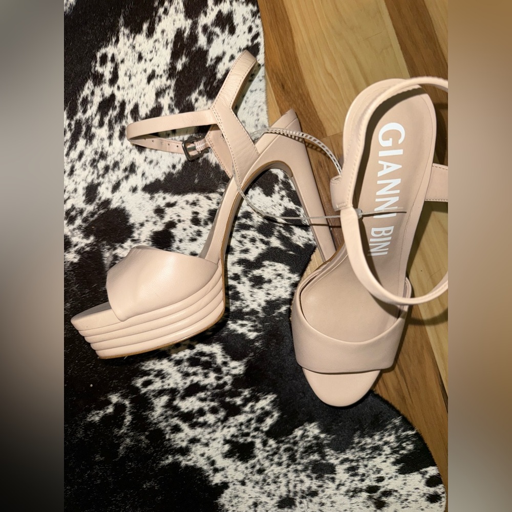 Gianni Bini High heels